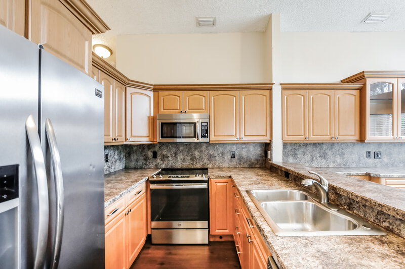 3,555/Mo, 5365 NW 54th St Coconut Creek, FL 33073 Kitchen View