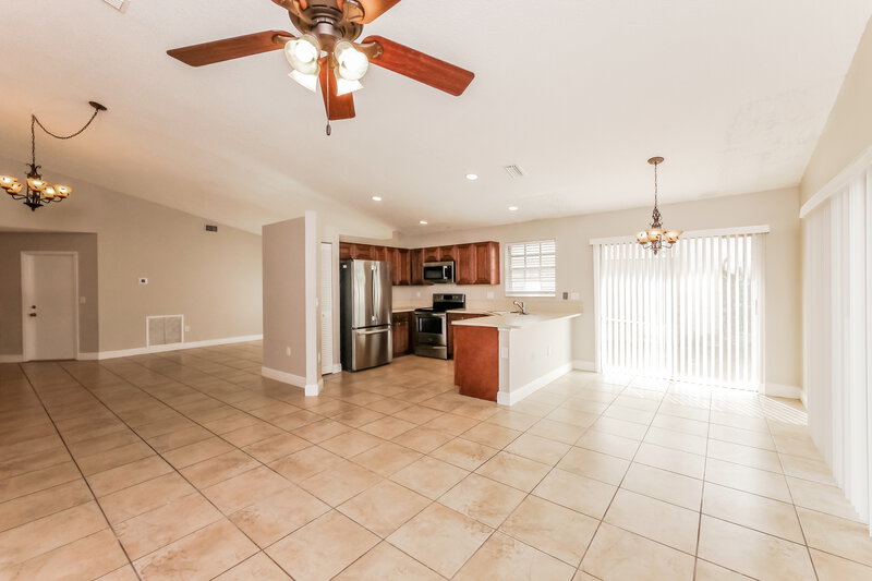 3,085/Mo, 3049 NW 72nd Ave Margate, FL 33063 Family Room View 2