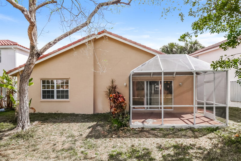 3,085/Mo, 3049 NW 72nd Ave Margate, FL 33063 Rear View