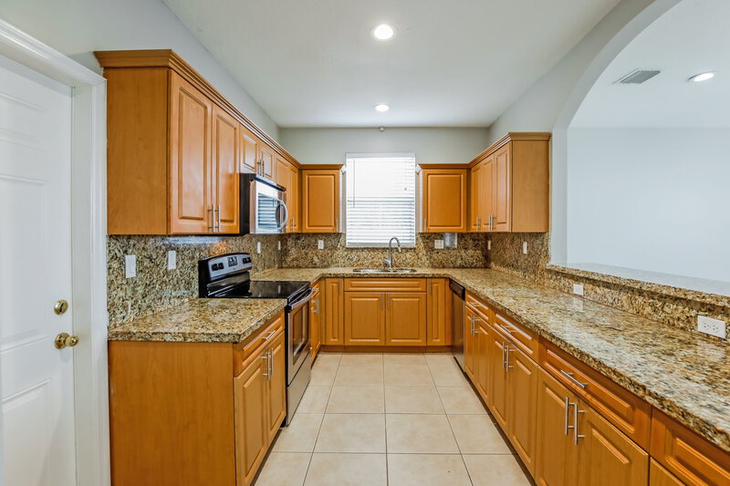 3,545/Mo, 20370 SW 129th Pl Miami, FL 33177 Kitchen View
