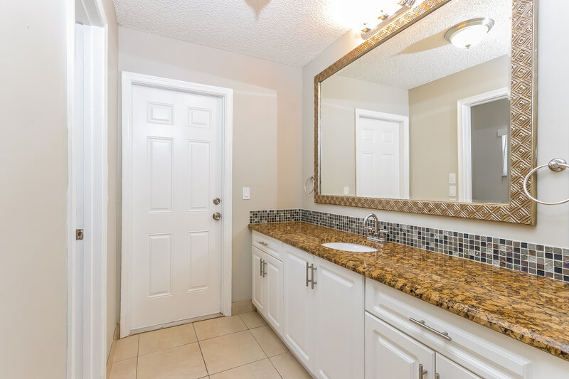 3,580/Mo, 23090 SW 61st Ave Boca Raton, FL 33428 Main Bathroom View