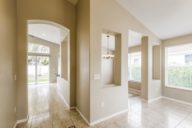 3,425/Mo, 18891 SW 29th Ct Miramar, FL 33029 Foyer View 2