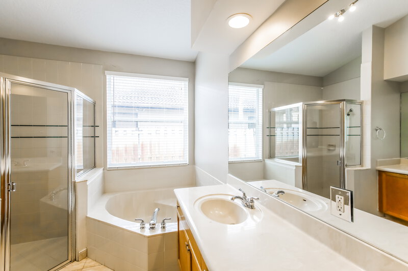 3,425/Mo, 18891 SW 29th Ct Miramar, FL 33029 Main Bathroom View