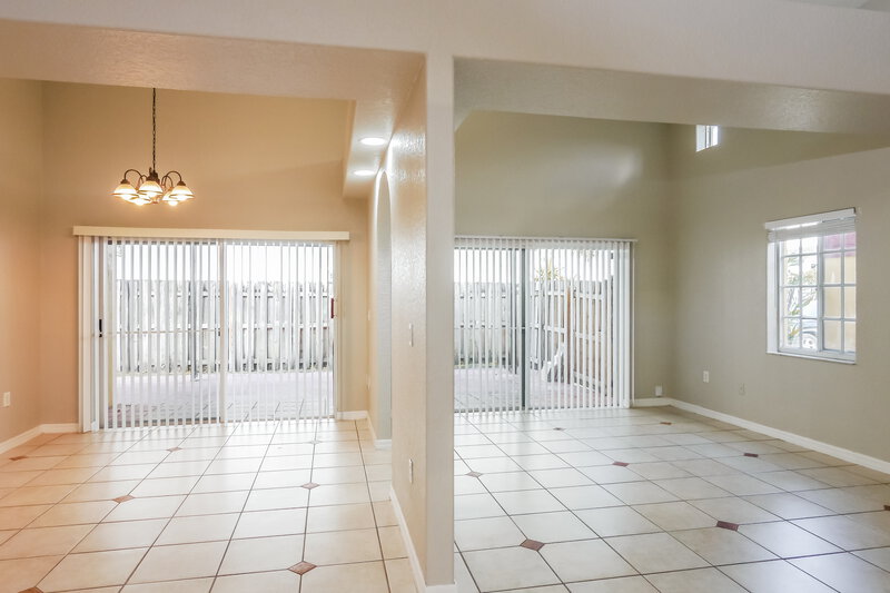 3,165/Mo, 19408 NW 83rd Ave Miami Gardens, FL 33015 Living Room View 2