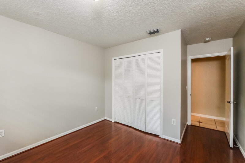 3,165/Mo, 19408 NW 83rd Ave Miami Gardens, FL 33015 Bedroom View 2