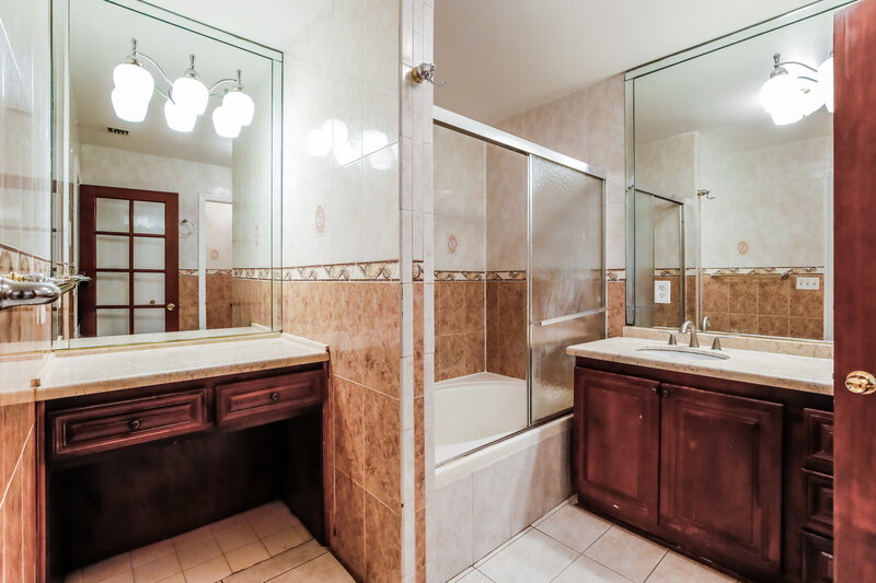 5,310/Mo, 2182 SW 104th Ave Miramar, FL 33025 Main Bathroom View 2