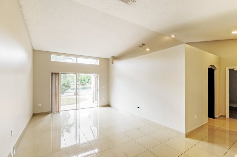 3,370/Mo, 13010 SW 19th Dr Miramar, FL 33027 Living Room View
