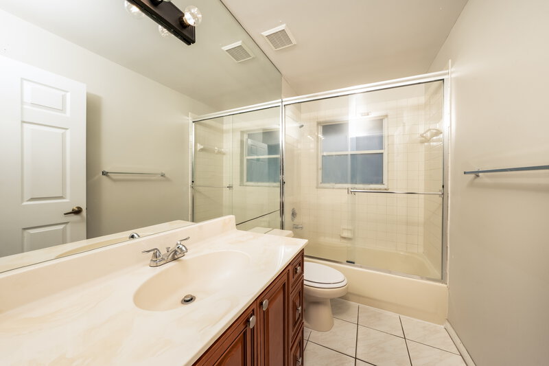 3,320/Mo, 23410 Serene Meadow Dr S Boca Raton, FL 33428 Bathroom View