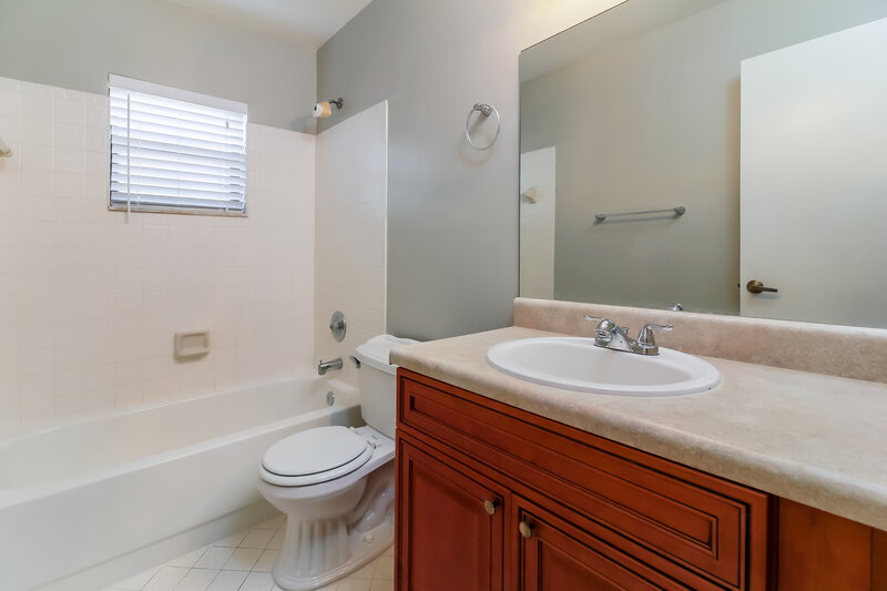 3,425/Mo, 19480 Hampton Dr Boca Raton, FL 33434 Bathroom View