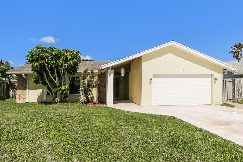 3,250/Mo, 147 Viscaya Ave Royal Palm Beach, FL 33411 External View
