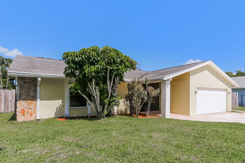 3,250/Mo, 147 Viscaya Ave Royal Palm Beach, FL 33411 Front View