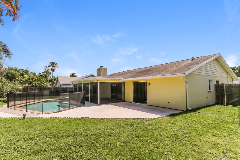3,250/Mo, 147 Viscaya Ave Royal Palm Beach, FL 33411 Rear View 2