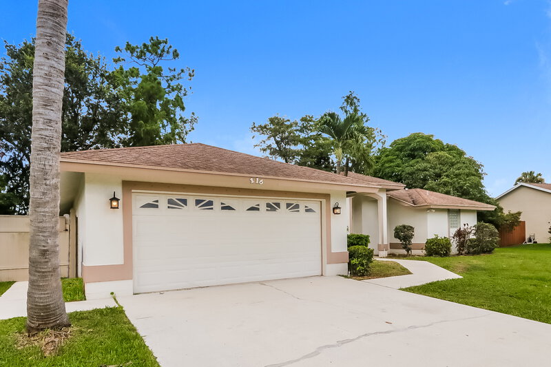 4,200/Mo, 116 Waterway Rd Royal Palm Beach, FL 33411 Front View