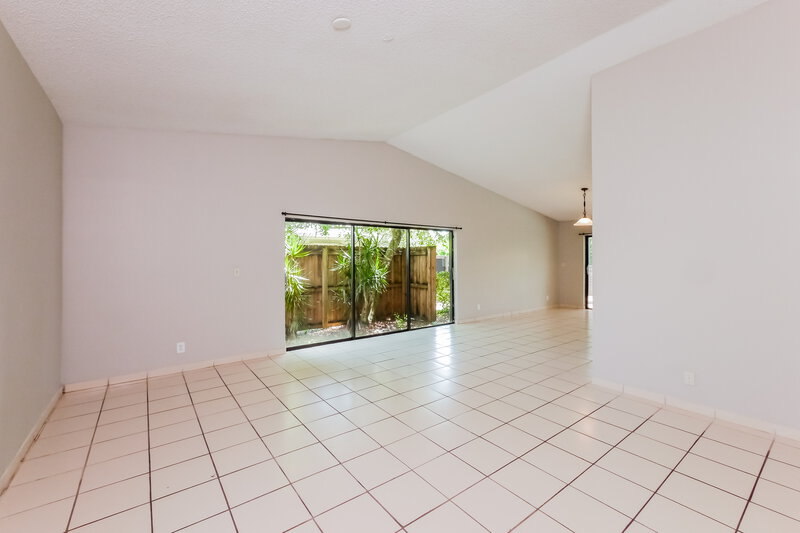 4,100/Mo, 8362 Shadow Wood Blvd Coral Springs, FL 33071 Living Room View