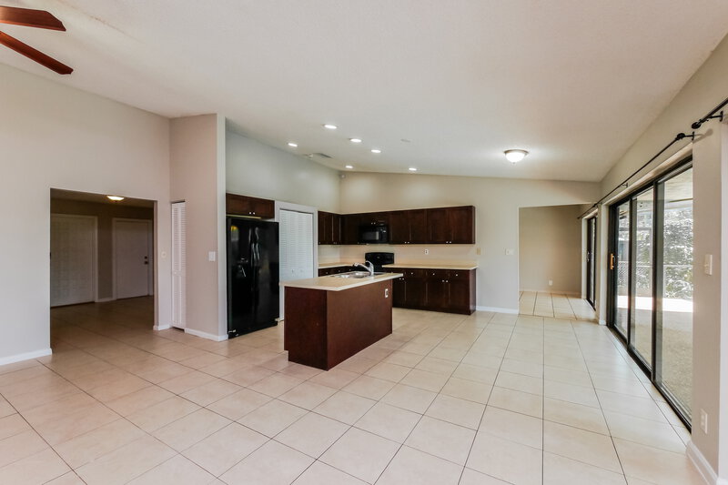 4,100/Mo, 8362 Shadow Wood Blvd Coral Springs, FL 33071 Kitchen View