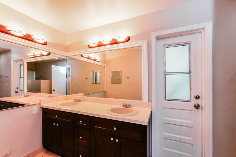 4,100/Mo, 8362 Shadow Wood Blvd Coral Springs, FL 33071 Main Bathroom View