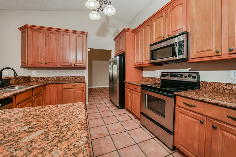3,120/Mo, 244 Ponce de Leon St Royal Palm Beach, FL 33411 Kitchen View