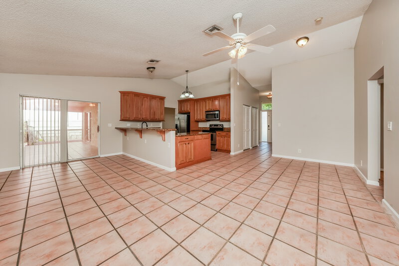 3,120/Mo, 244 Ponce de Leon St Royal Palm Beach, FL 33411 Family Room View