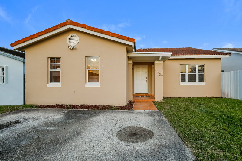 3,710/Mo, 1739 SW 138th Ave Miami, FL 33175 External View