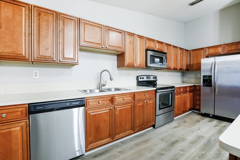 3,710/Mo, 1739 SW 138th Ave Miami, FL 33175 Kitchen View 2