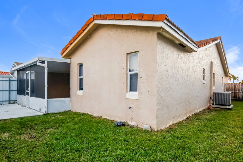 3,710/Mo, 1739 SW 138th Ave Miami, FL 33175 Rear View