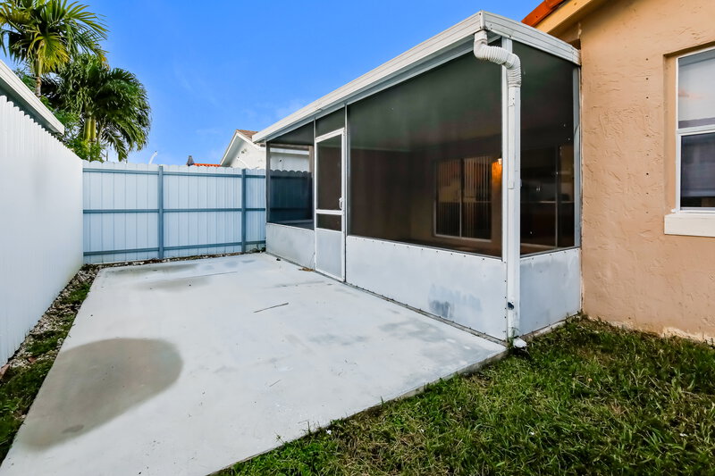 3,710/Mo, 1739 SW 138th Ave Miami, FL 33175 Rear View 2