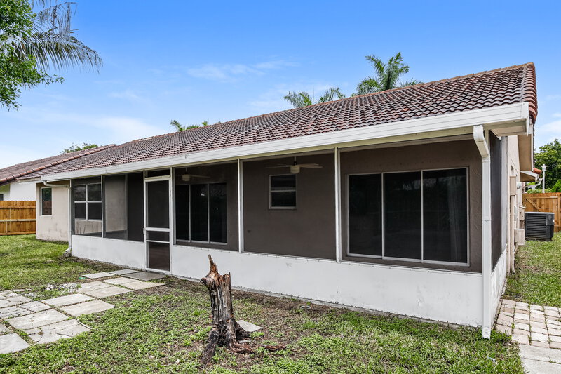 4,035/Mo, 16580 SW 145th Ct Miami, FL 33177 Rear View