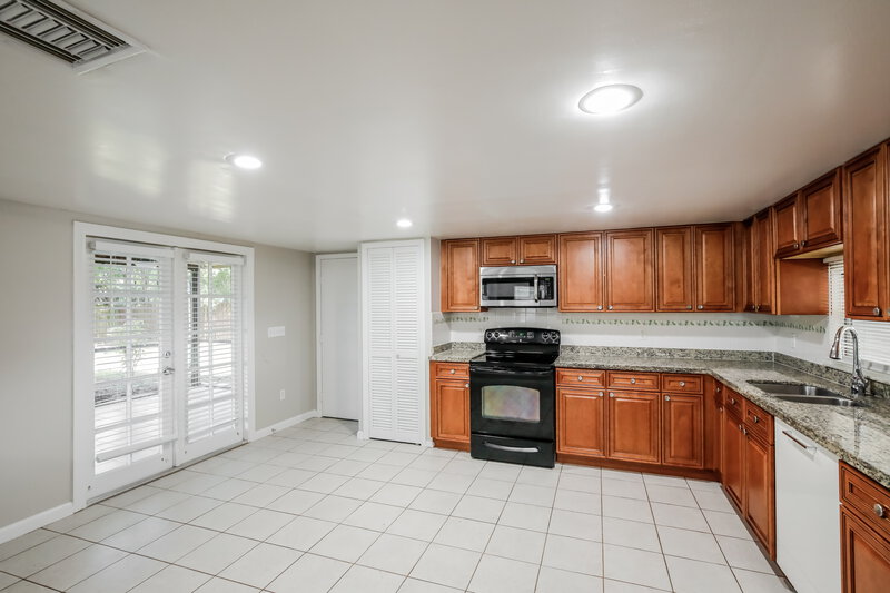2,850/Mo, 365 Las Palmas St Royal Palm Beach, FL 33411 Dining Room View