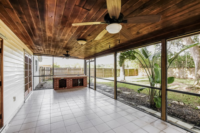 2,850/Mo, 365 Las Palmas St Royal Palm Beach, FL 33411 Sun Room View