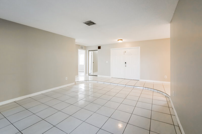 3,345/Mo, 11601 NW 14th Ct Pembroke Pines, FL 33026 Family Room View