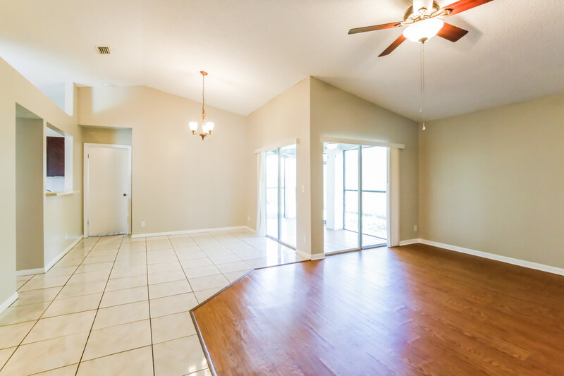 3,240/Mo, 220 N Ketch Dr Sunrise, FL 33326 Dining Room View 2