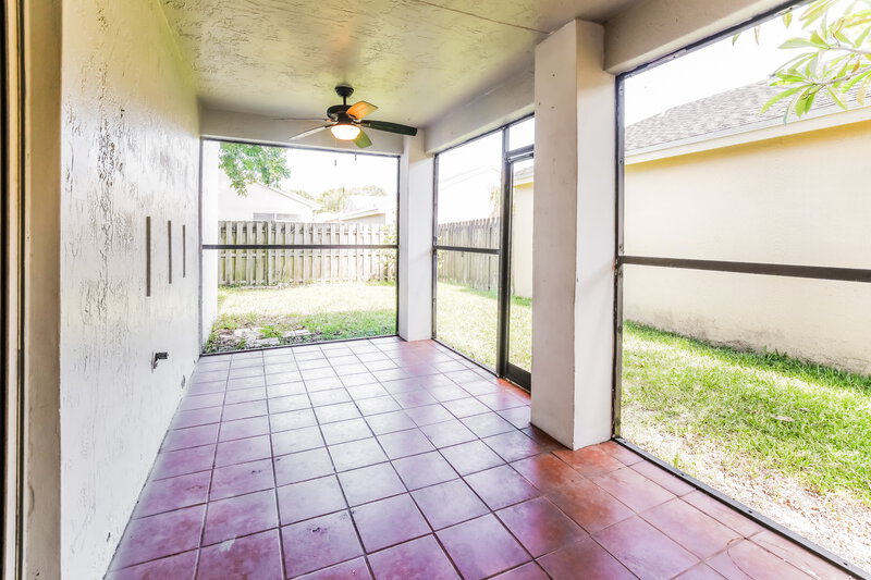 3,240/Mo, 220 N Ketch Dr Sunrise, FL 33326 Sun Room View