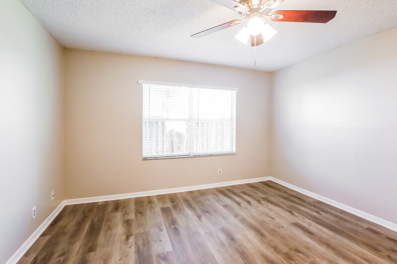 3,240/Mo, 220 N Ketch Dr Sunrise, FL 33326 Main Bedroom View 2
