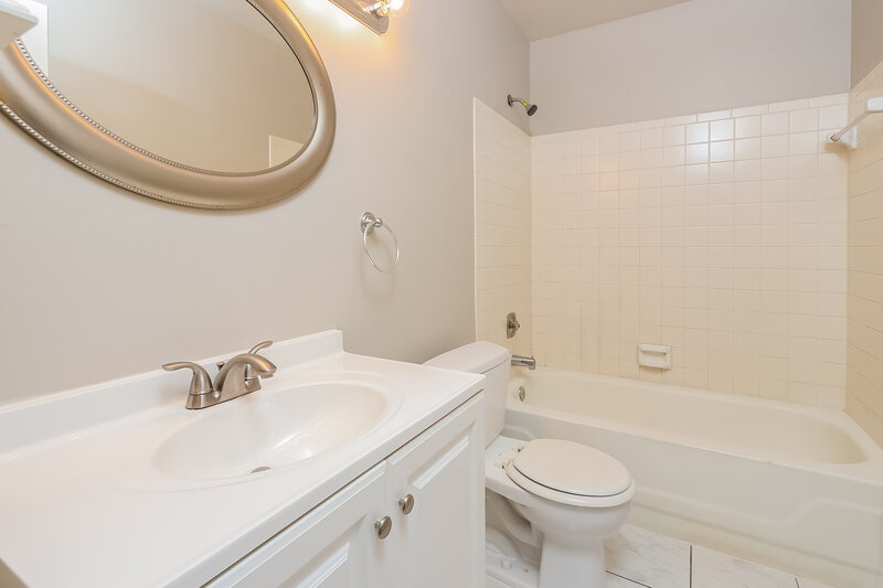 3,160/Mo, 156 Cordoba Cir Royal Palm Beach, FL 33411 Bathroom View