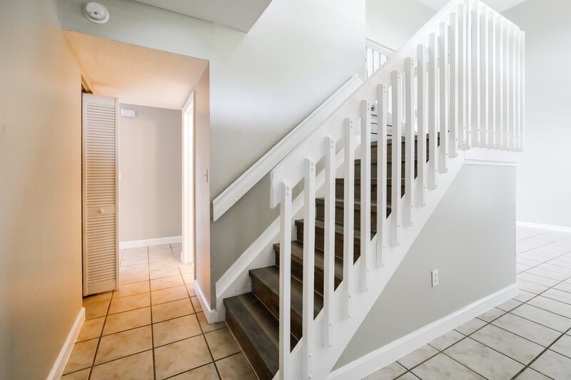3,385/Mo, 18202 SW 149th Ct Miami, FL 33187 Hallway View