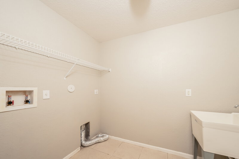 4,325/Mo, 7617 Jewelwood Dr Boynton Beach, FL 33437 Laundry Room View