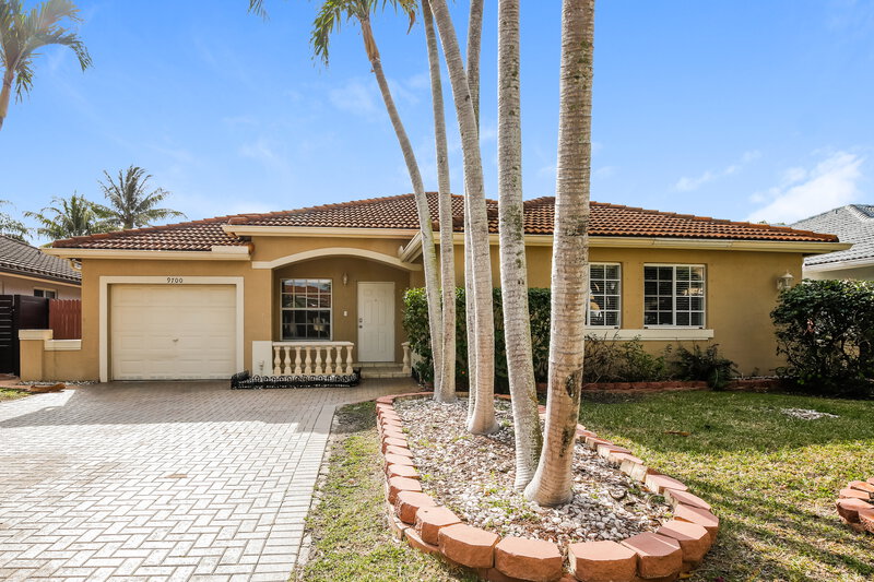 3,230/Mo, 9700 SW 159th Ave Miami, FL 33196 External View