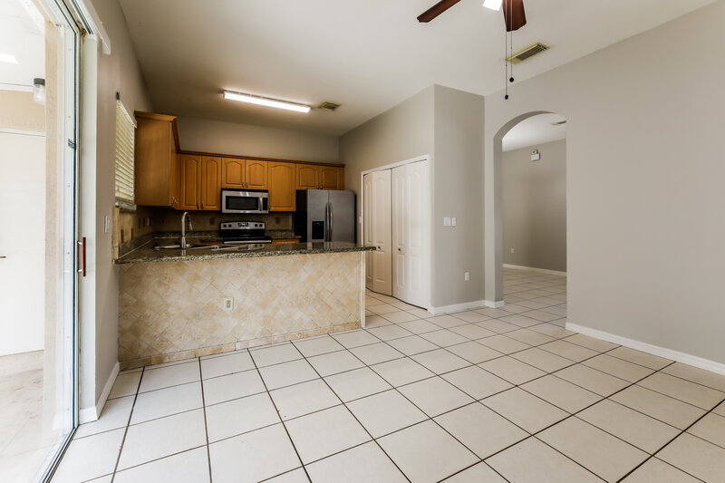 3,230/Mo, 9700 SW 159th Ave Miami, FL 33196 Dining Room View 2