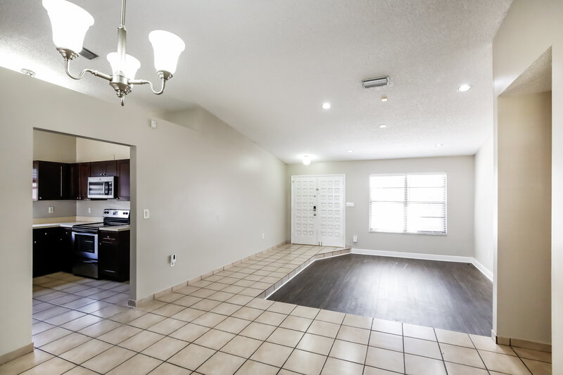 3,215/Mo, 10495 SW 68th St Miami, FL 33173 Dining Room View