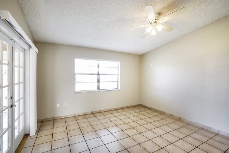 3,215/Mo, 10495 SW 68th St Miami, FL 33173 Family Room View