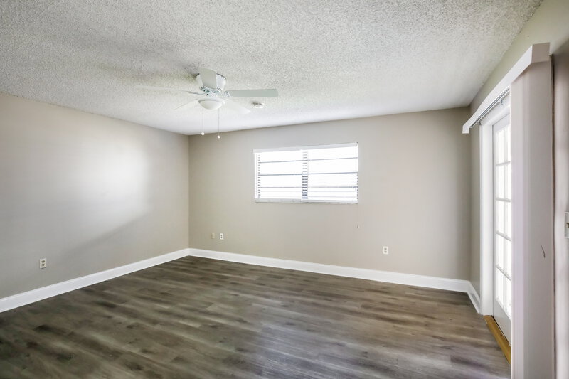 3,215/Mo, 10495 SW 68th St Miami, FL 33173 Main Bedroom View