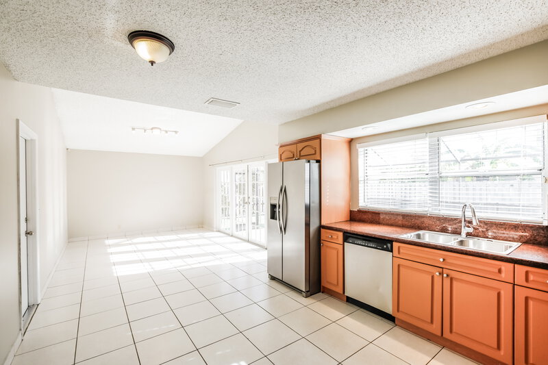 3,285/Mo, 3231 Ensenada Way Miramar, FL 33025 Kitchen View