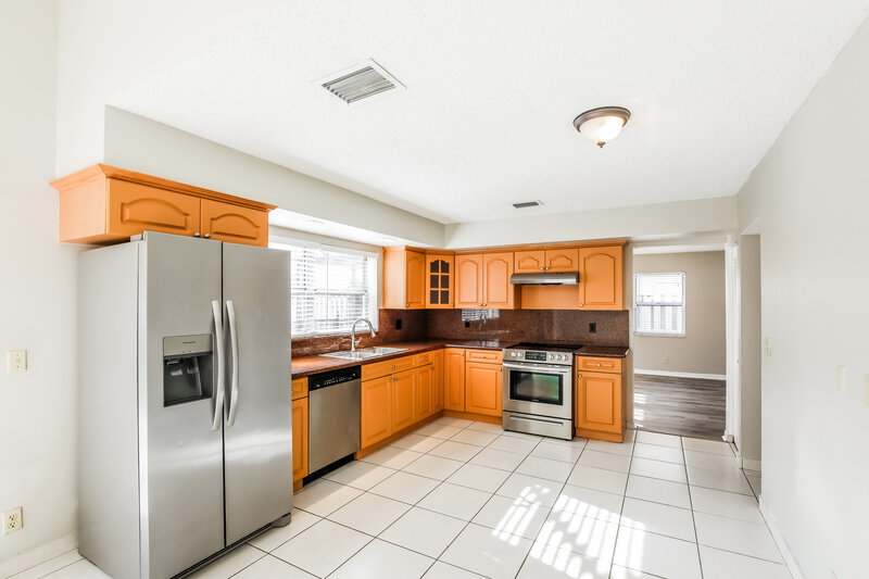 3,285/Mo, 3231 Ensenada Way Miramar, FL 33025 Kitchen View 2