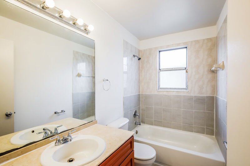 3,285/Mo, 3231 Ensenada Way Miramar, FL 33025 Bathroom View