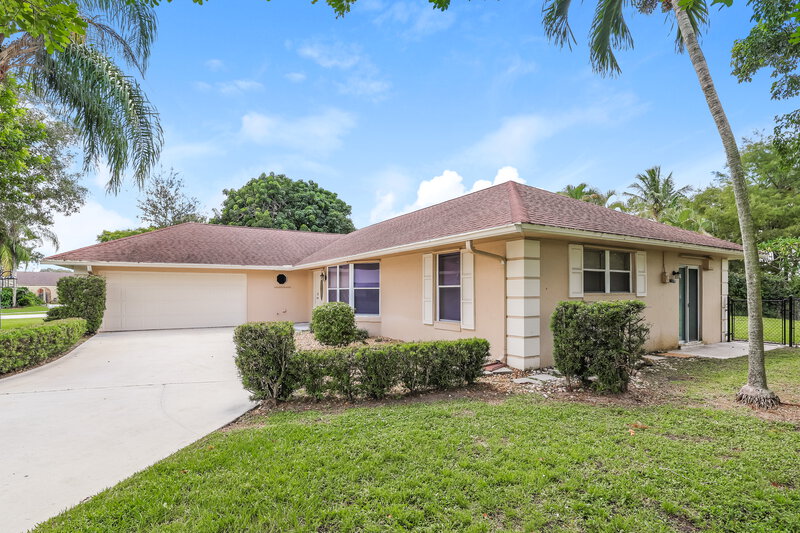 3,225/Mo, 12685 Westport Cir Wellington, FL 33414 Front View