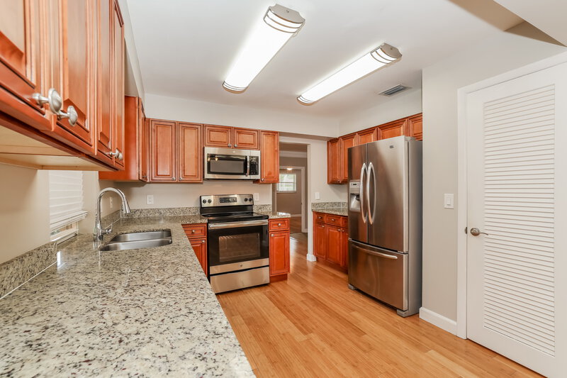 3,225/Mo, 12685 Westport Cir Wellington, FL 33414 Kitchen View 2