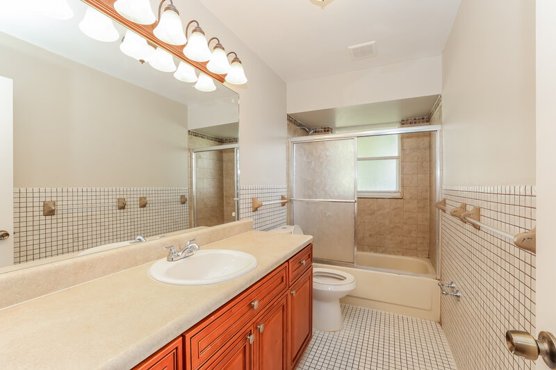 3,225/Mo, 12685 Westport Cir Wellington, FL 33414 Bathroom View