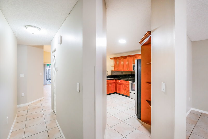 3,400/Mo, 11657 SW 144th Ave Miami, FL 33186 Hallway View