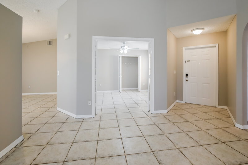 3,470/Mo, 323 SW 194th Ave Pembroke Pines, FL 33029 Foyer View