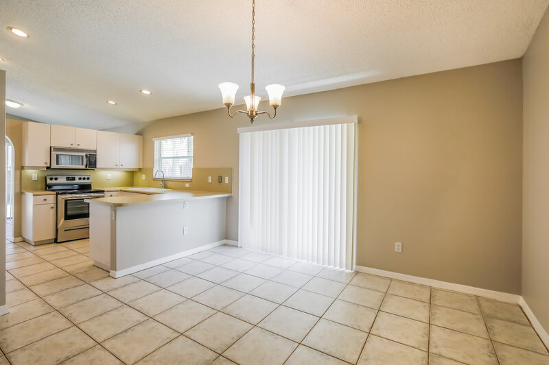 3,470/Mo, 323 SW 194th Ave Pembroke Pines, FL 33029 Dining Room View 3
